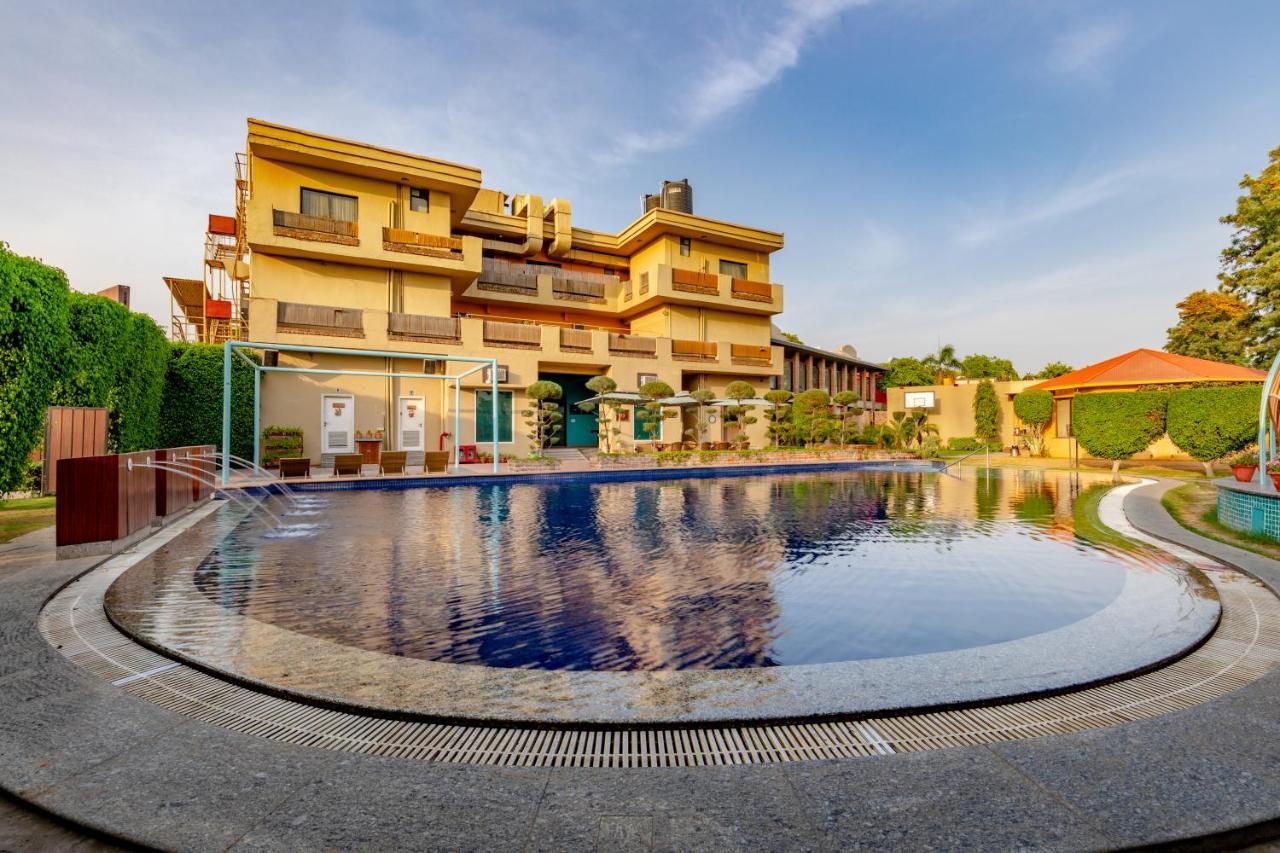 Downtown Resorts Nh8 Dhāruhera المظهر الخارجي الصورة