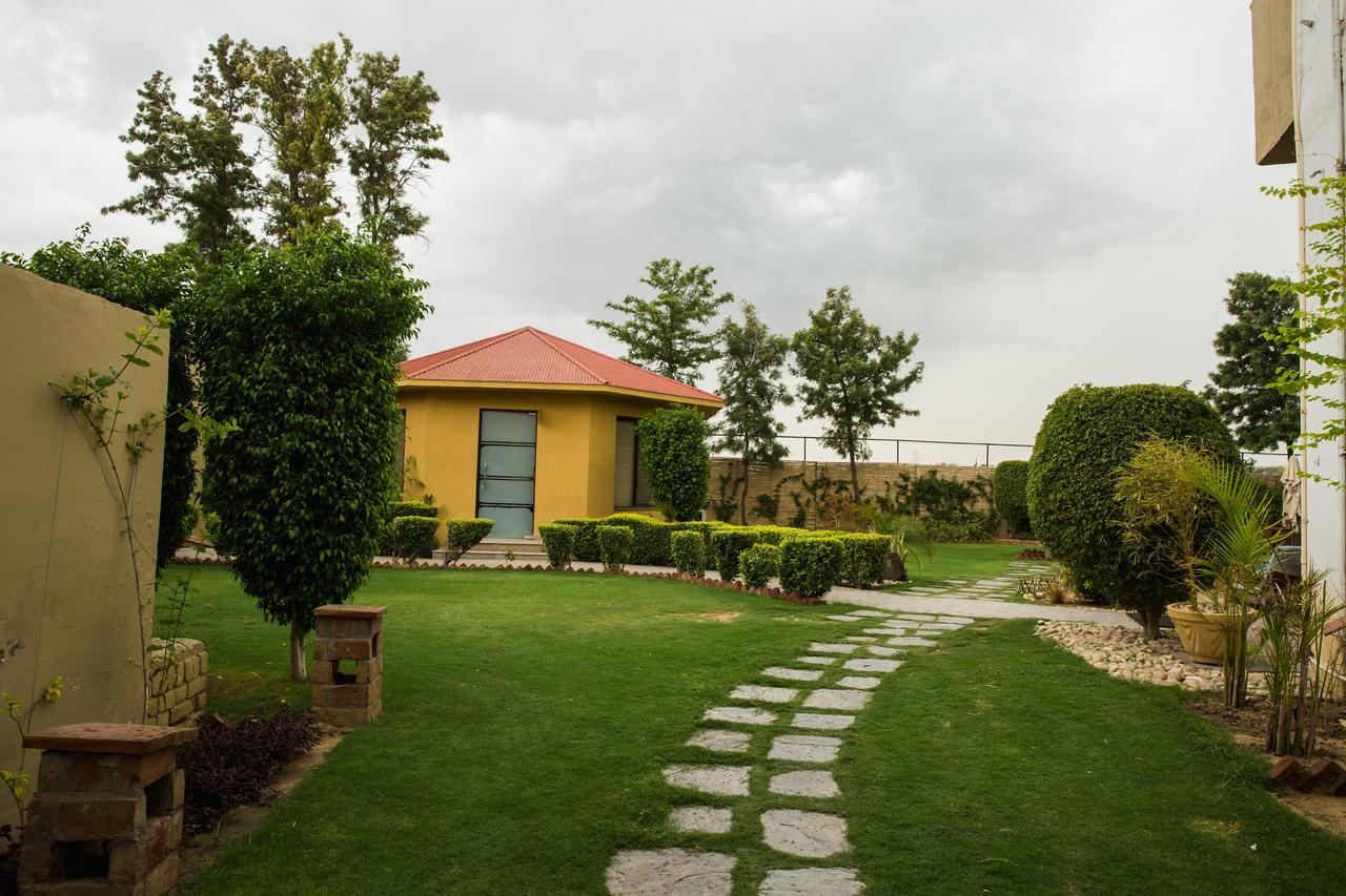 Downtown Resorts Nh8 Dhāruhera المظهر الخارجي الصورة